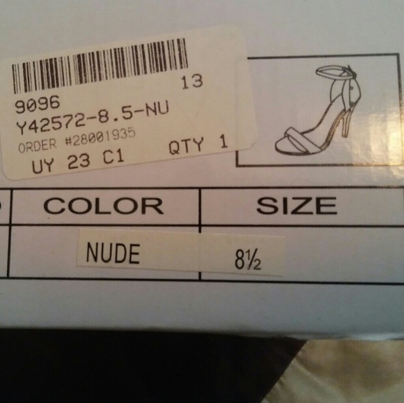 Nude w/ Gold Accents Heels - Picture 1 of 4